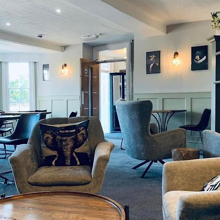 The Lion Hotel Llansantffraid-ym-Mechain Экстерьер фото
