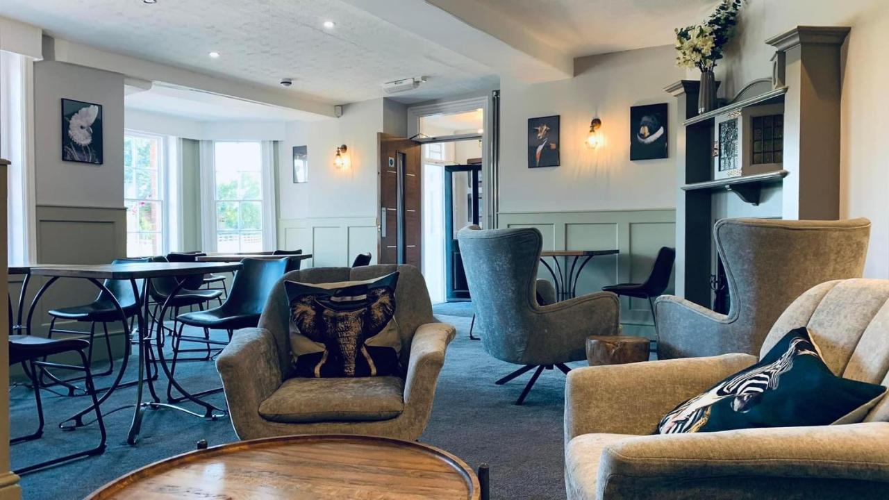 The Lion Hotel Llansantffraid-ym-Mechain Экстерьер фото