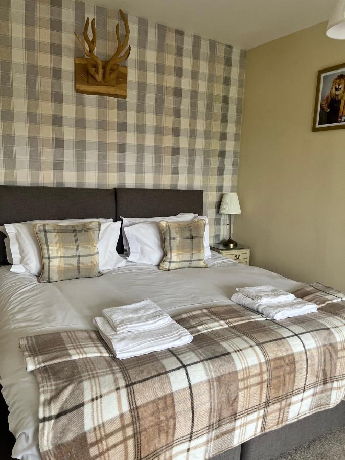 The Lion Hotel Llansantffraid-ym-Mechain Экстерьер фото