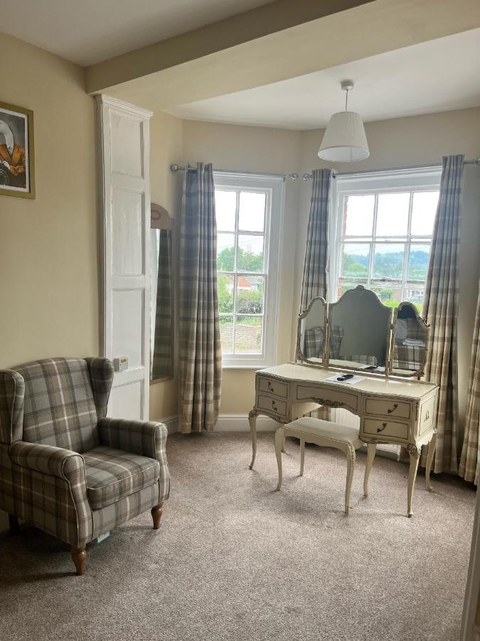 The Lion Hotel Llansantffraid-ym-Mechain Экстерьер фото