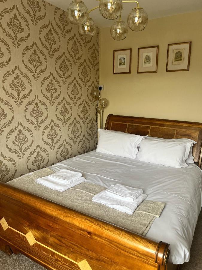 The Lion Hotel Llansantffraid-ym-Mechain Экстерьер фото
